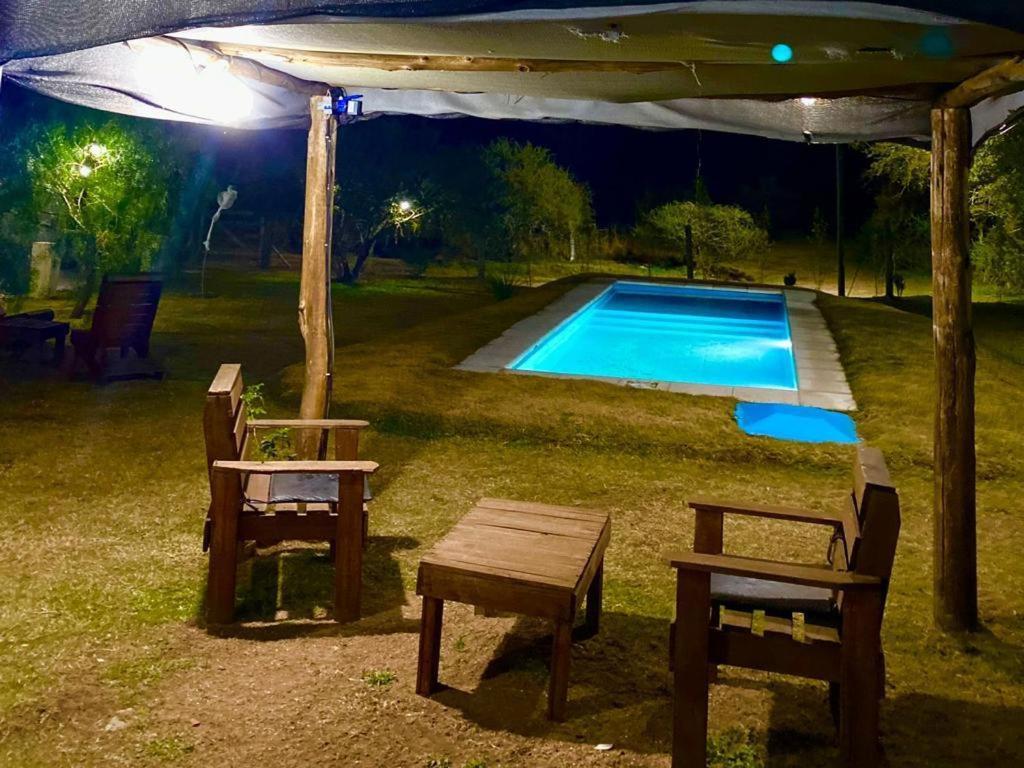 El Rincon De Jose Luis - Cabanas Y Restaurante Tanti Esterno foto