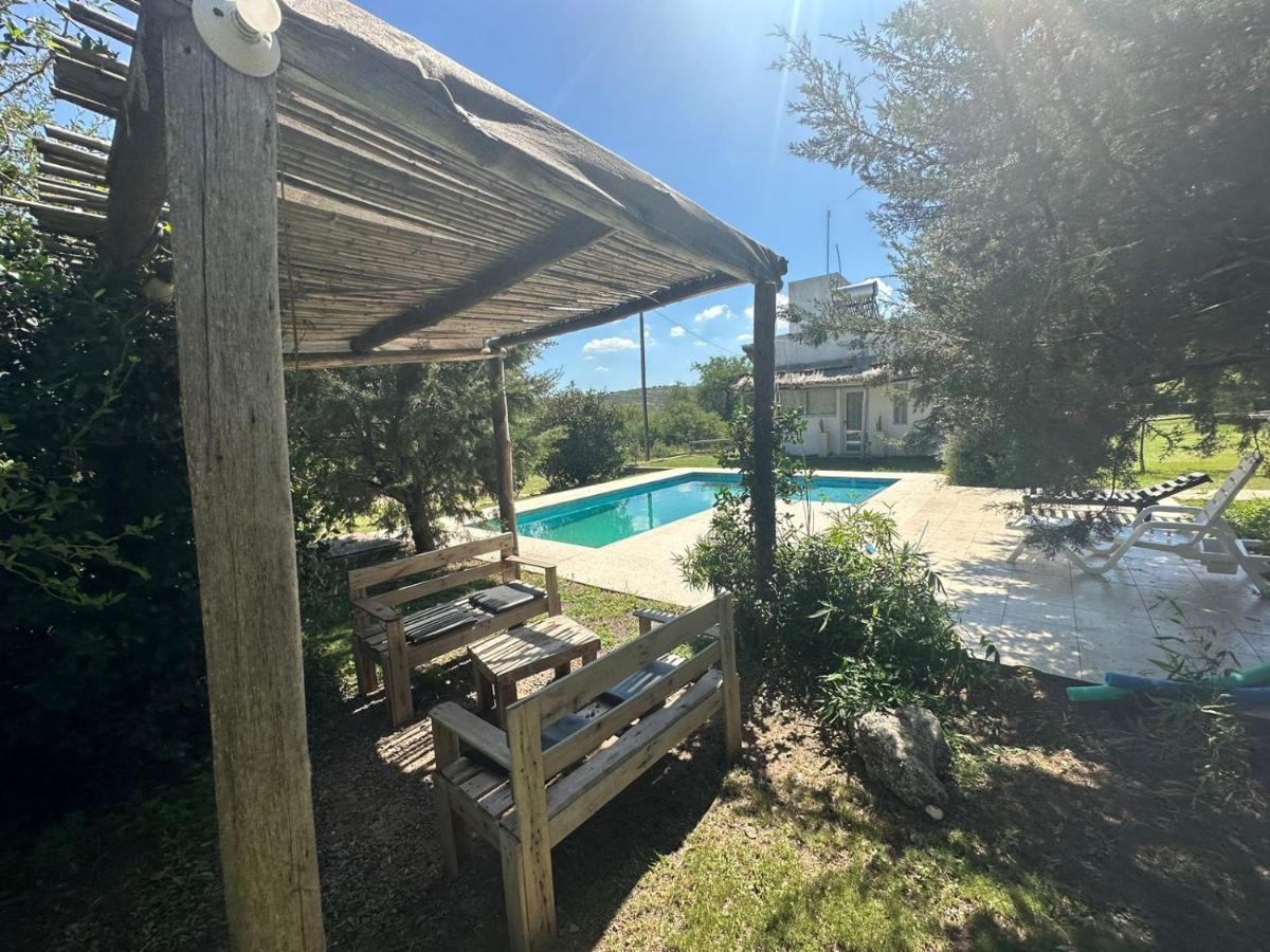 El Rincon De Jose Luis - Cabanas Y Restaurante Tanti Esterno foto