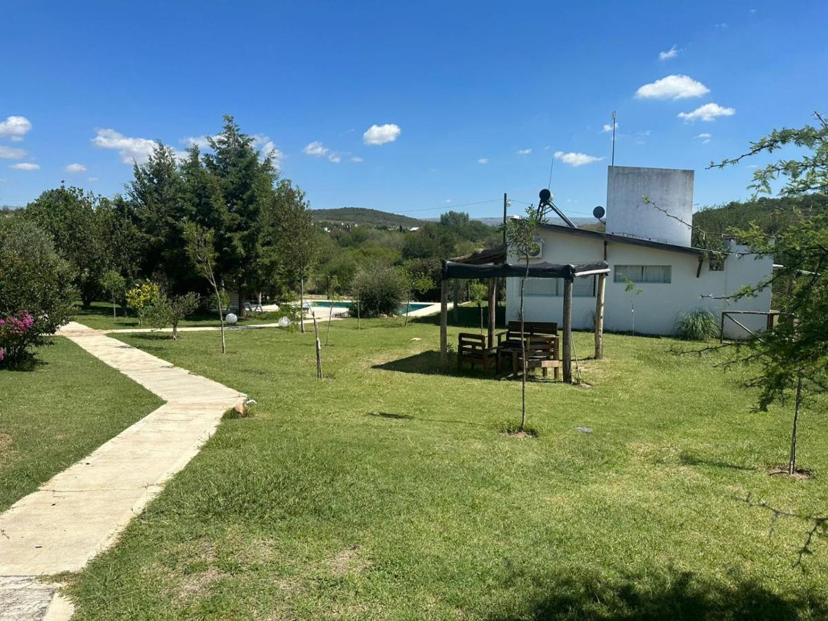 El Rincon De Jose Luis - Cabanas Y Restaurante Tanti Esterno foto