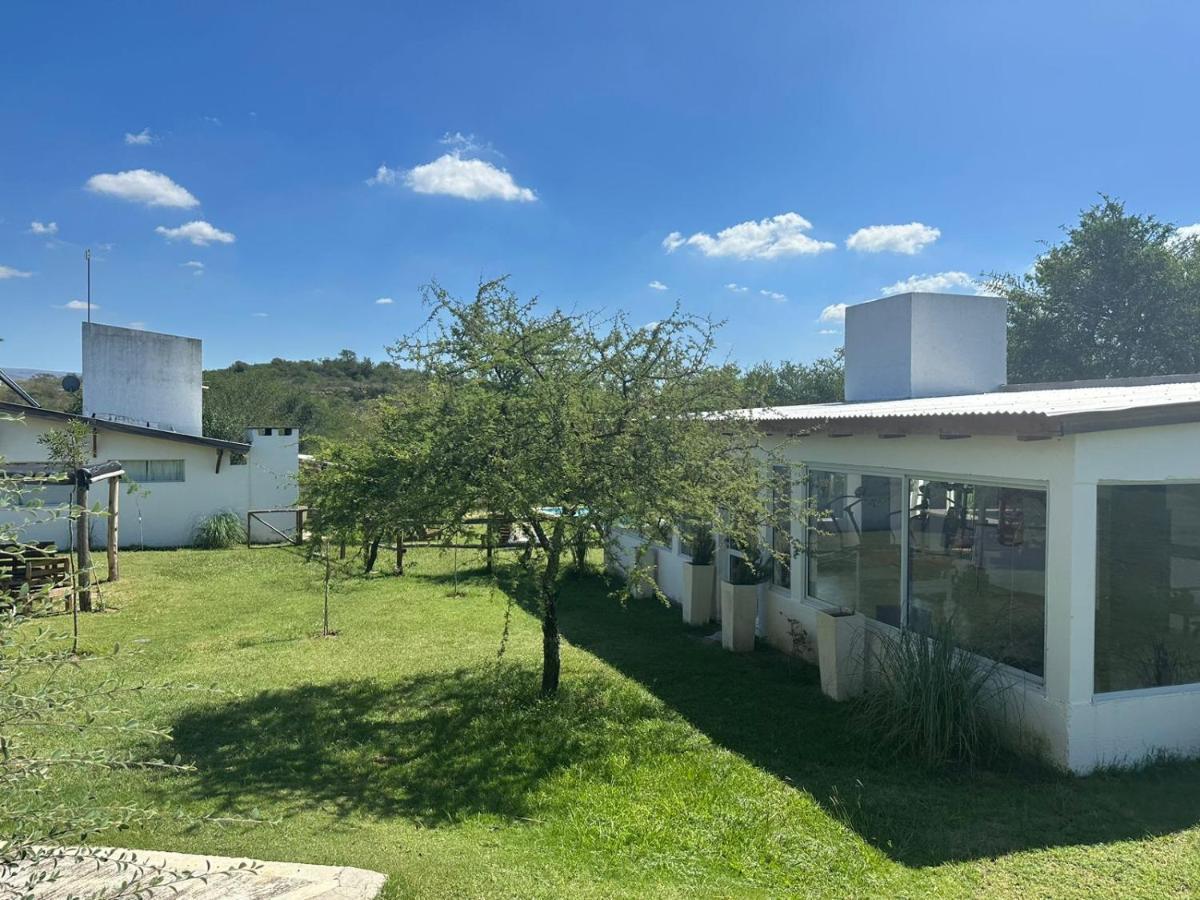 El Rincon De Jose Luis - Cabanas Y Restaurante Tanti Esterno foto