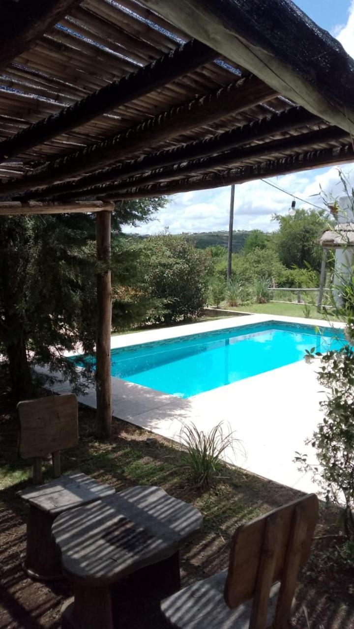 El Rincon De Jose Luis - Cabanas Y Restaurante Tanti Esterno foto