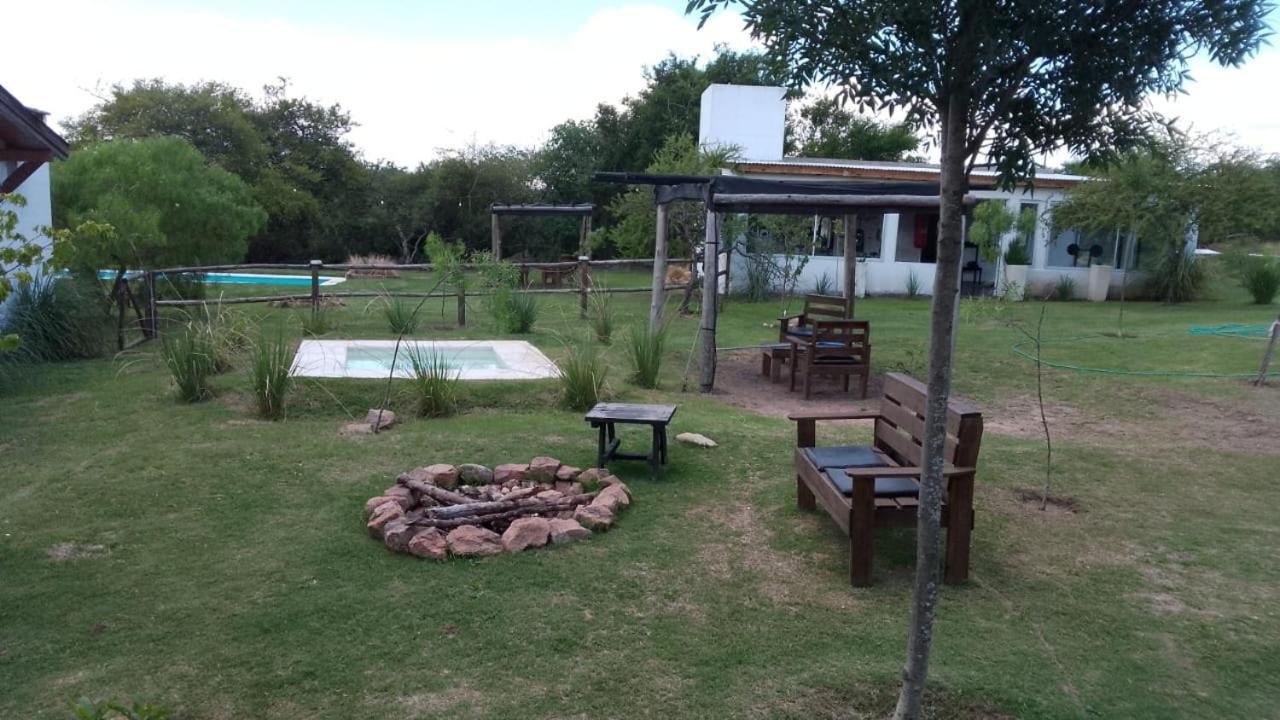 El Rincon De Jose Luis - Cabanas Y Restaurante Tanti Esterno foto