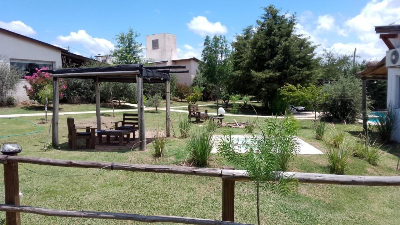 El Rincon De Jose Luis - Cabanas Y Restaurante Tanti Esterno foto